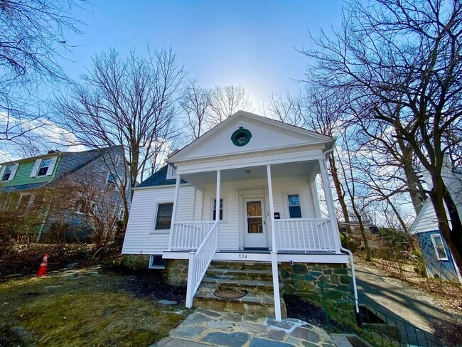 property at 726 Brookwood Rd