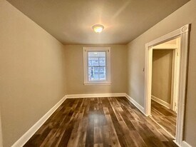 571 Pershing Ave in Lancaster, PA - Building Photo