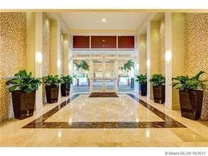 7350 SW 89th St in Miami, FL - Building Photo - Building Photo