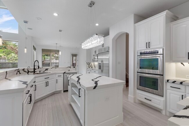 property at 18 Player Vista Pl