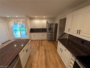 8645 Courtland Dr in Strongsville, OH - Building Photo - Building Photo