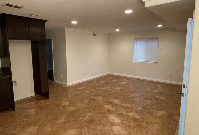 property at 1516 E 55th St