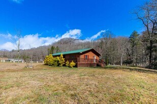 88 Laurel Cove in Mars Hill, NC - Building Photo