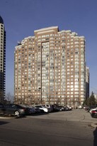 The Monarchy in Mississauga, ON - Building Photo