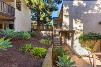 Park Place Apartments in Del Mar, CA - Building Photo - Building Photo