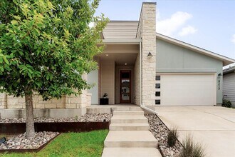 8213 Spire View in Austin, TX - Building Photo - Building Photo
