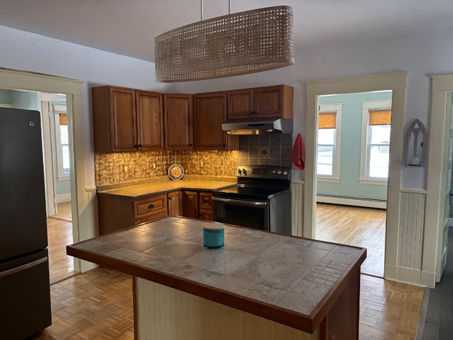 34 Pleasantdale Ave in Waterville, ME - Building Photo - Building Photo