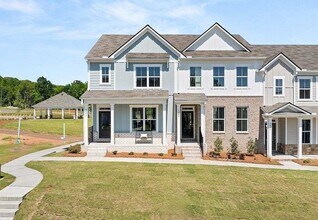 6741 Leigh St in Flowery Branch, GA - Building Photo - Building Photo