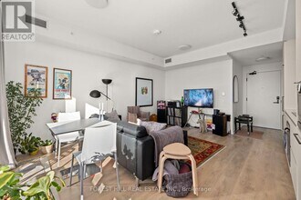 1285 Dupont St in Toronto, ON - Building Photo - Building Photo