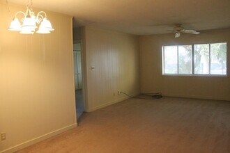 25 Deallyon Ave in Hilton Head Island, SC - Building Photo - Building Photo