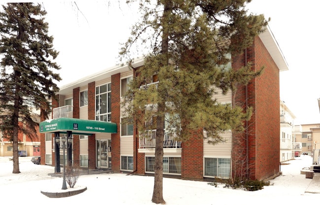 Cypress Manor in Edmonton, AB - Building Photo - Building Photo