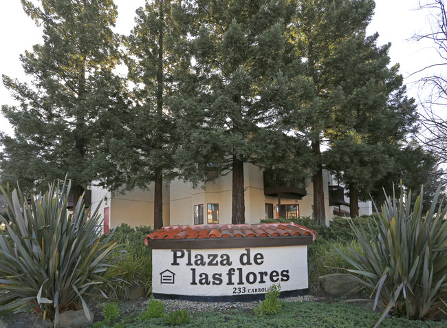 Plaza De Las Flores in Sunnyvale, CA - Foto de edificio - Building Photo