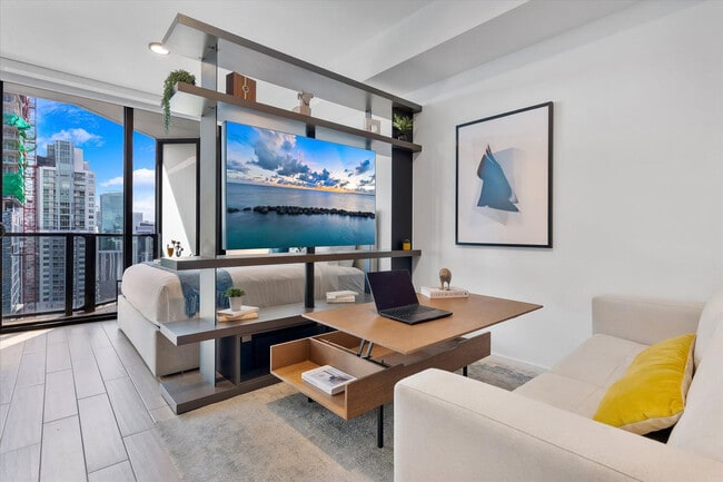 398 NE 5th St in Miami, FL - Foto de edificio - Building Photo