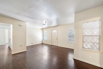 5951 Belmark St in Houston, TX - Building Photo - Building Photo