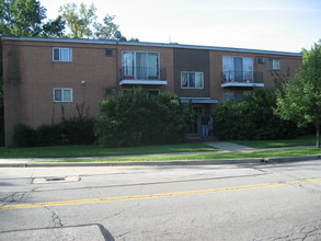 15900 Maple Heights Blvd in Maple Heights, OH - Building Photo - Building Photo