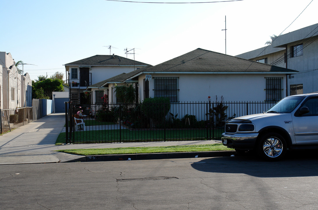 320 S Cedar Ave in Inglewood, CA - Building Photo