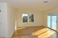 82 Pine St-Unit -2 in Verona, NJ - Building Photo - Building Photo