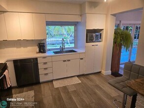 4070 NE 16th Ave in Oakland Park, FL - Building Photo - Building Photo