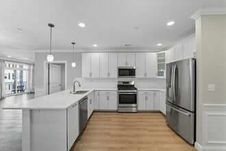 320 Middlesex Ave, Unit A202 in Medford, MA - Building Photo - Building Photo