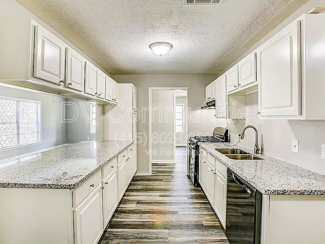 1118 Madison Ave in Pasadena, TX - Building Photo - Building Photo