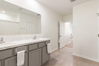 49 Hickory Course Ln in Ocala, FL - Foto de edificio - Building Photo