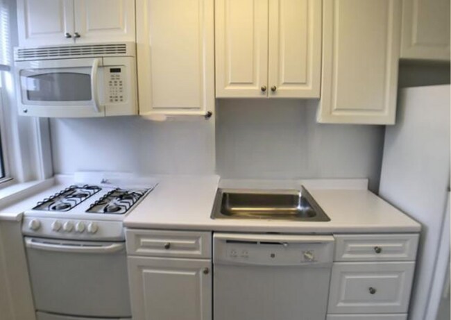 15 Langdon St, Unit 1-06
