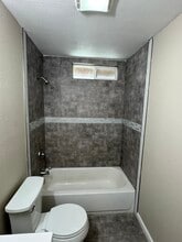 124 W Ave F 12 in Lancaster, CA - Building Photo - Building Photo
