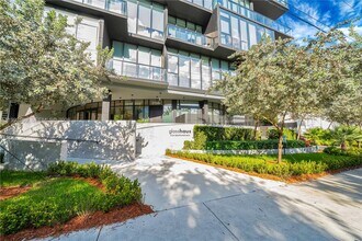 3156 SW 27th Ave in Miami, FL - Foto de edificio - Building Photo