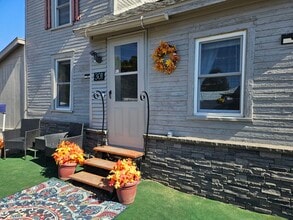 301 Oakwood St in Warrens, WI - Foto de edificio - Building Photo