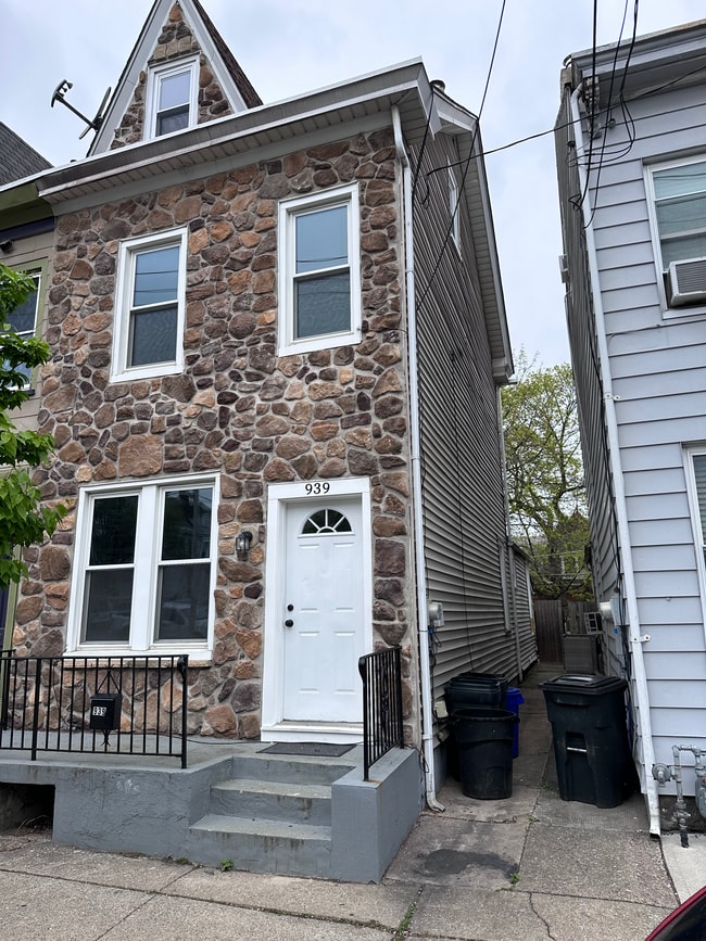939 Lehigh St, Unit 939 in Easton, PA - Building Photo - Building Photo