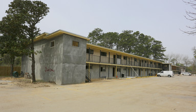 Vallejo Properties in Dickinson, TX - Building Photo - Primary Photo