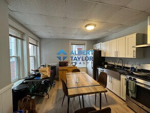 135 Columbia St, Unit 2L in Cambridge, MA - Building Photo - Building Photo
