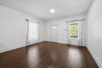 1613 Nowland Ave in Indianapolis, IN - Building Photo - Building Photo