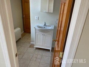 120 Woodbridge Ave in Woodbridge, NJ - Building Photo - Building Photo