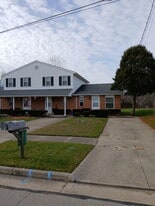 1323 Spring Village Dr, Unit 4 in Ontario, OH - Building Photo