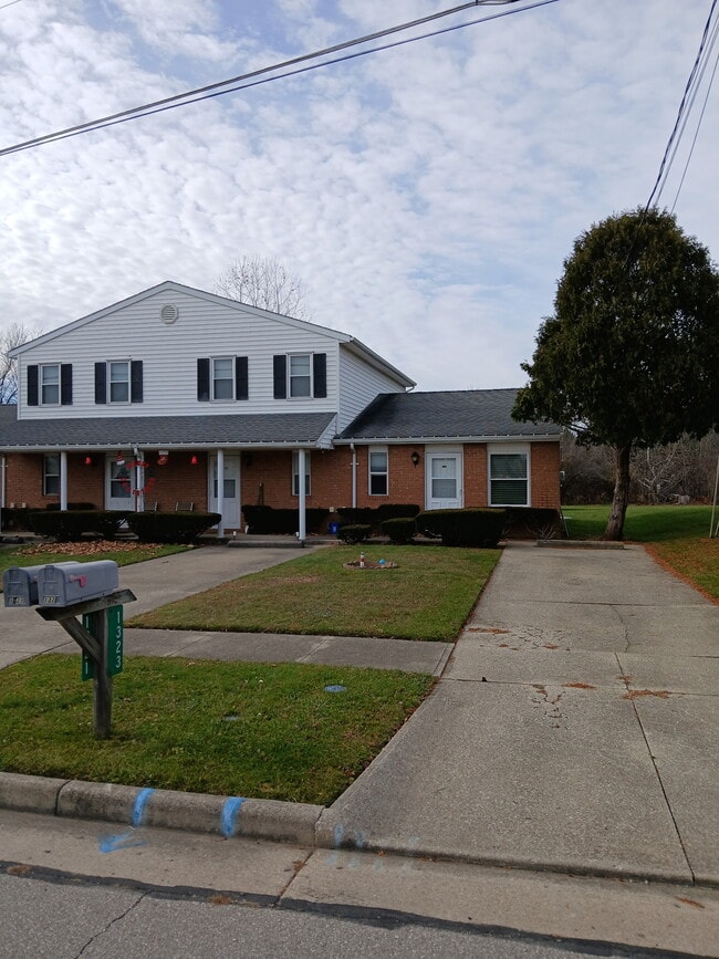 1323 Spring Village Dr, Unit 4