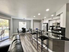 7280 Westpointe Blvd in Orlando, FL - Building Photo - Building Photo