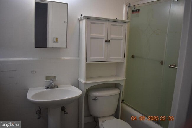 6635 McCallum St in Philadelphia, PA - Building Photo - Building Photo