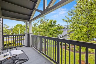 Eight Towncenter in Vancouver, WA - Building Photo - Building Photo