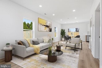 31 Swan Ln in Levittown, PA - Building Photo - Building Photo