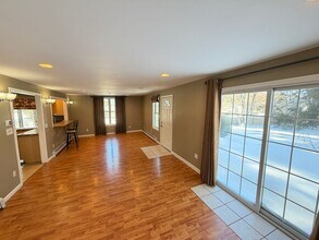 332 Lydall St in Manchester, CT - Building Photo - Building Photo