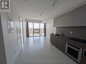 19-2719 Western Battery Rd in Toronto, ON - Building Photo - Building Photo