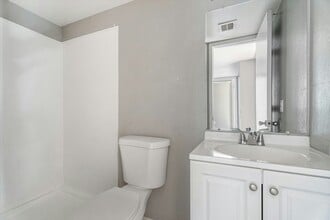 2814 E Marconi Ave in Phoenix, AZ - Building Photo - Building Photo