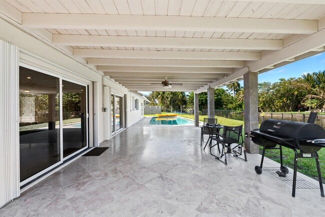 1120 Renmar Dr in Plantation, FL - Building Photo - Building Photo