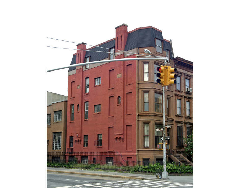 302 Washington Ave in Brooklyn, NY - Foto de edificio