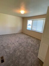 5502 Cynthia Ct in Yakima, WA - Building Photo - Building Photo