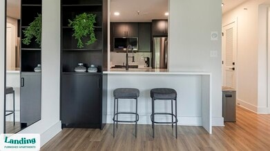 1550 Clarendon Blvd, Unit 304 in Arlington, VA - Foto de edificio - Building Photo