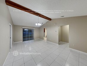 2117 E Parkton Dr in Deltona, FL - Foto de edificio - Building Photo