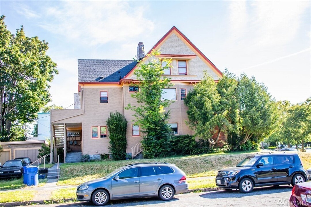 1319 N 4th St, Unit #4 in Tacoma, WA - Building Photo