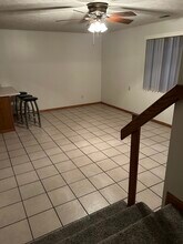 205 W Cherry St, Unit D in Fairbury, IL - Foto de edificio - Building Photo